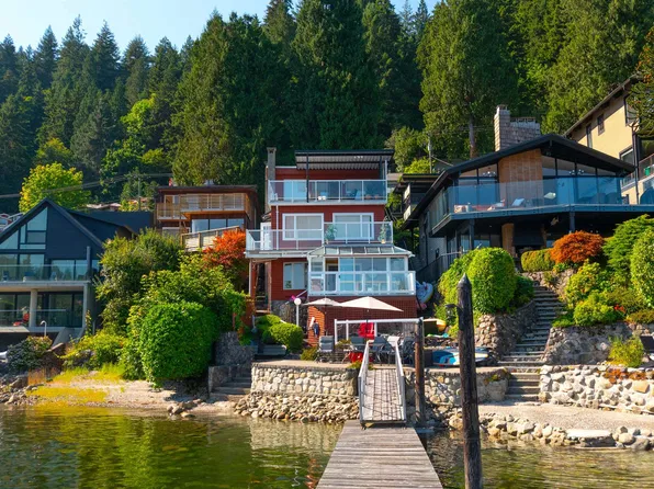2648 Panorama Dr, North Vancouver, BC V7G 1V6