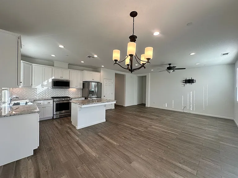 1620 W Porter Ave — Photo 14