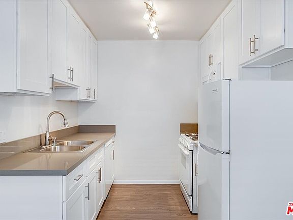 5th image of 3745 S Centinela Ave