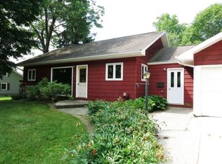 559 Lyons Rd, Portland, MI 48875