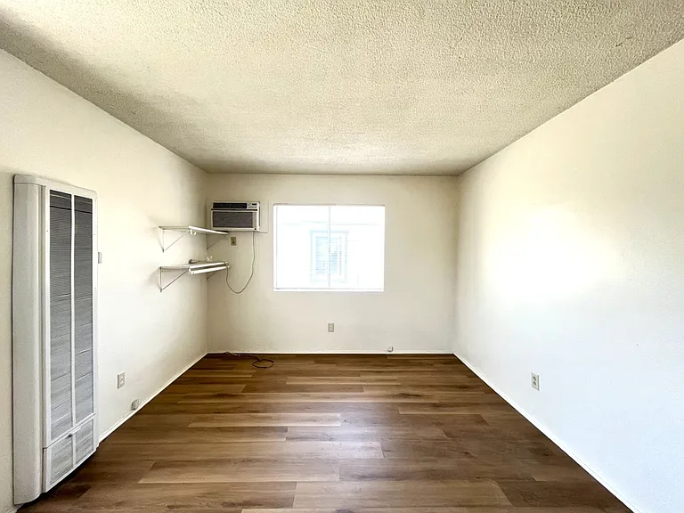 RV NT 307 - 319 — Photo 12