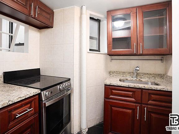 4th image of 262 W 22nd St APT 11