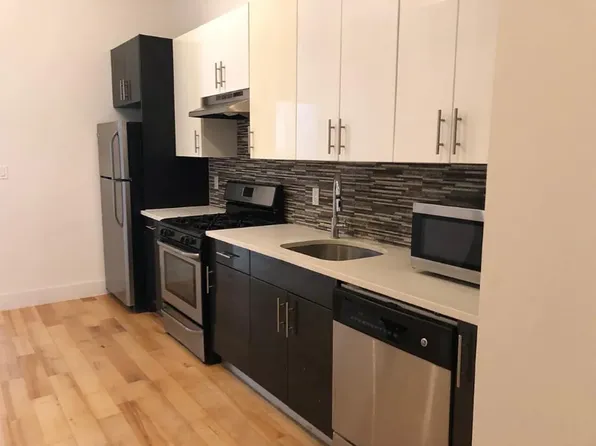 2093 Dean Street image 1 of 7