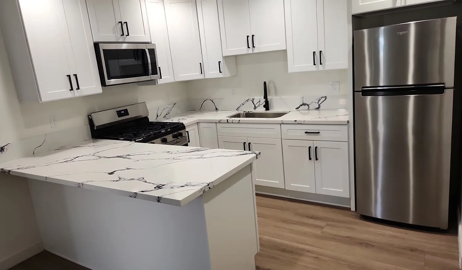 1 bed, 450 sqft, $2,100 — Photo 3
