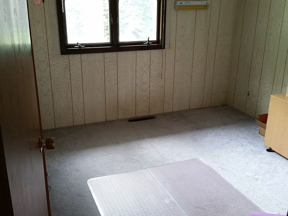 2nd image of 142 Valley Run Dr