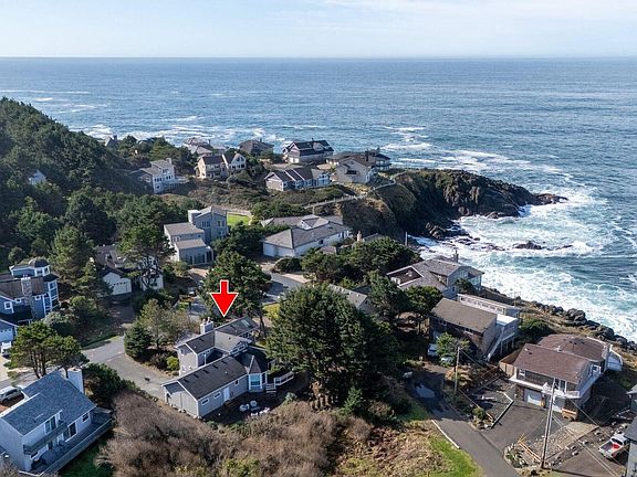 2nd image of 465 SW Edgewater