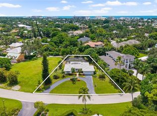 700 Bow Line Dr, Naples, FL 34103
