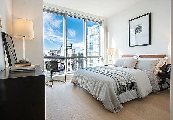 5th image of 160 Madison Ave APT 20E