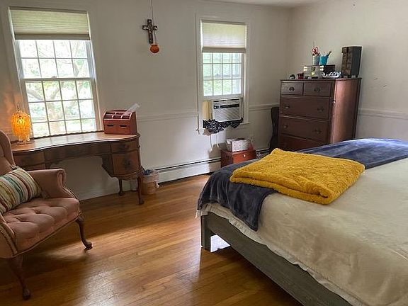 Master Bedroom (first floor)