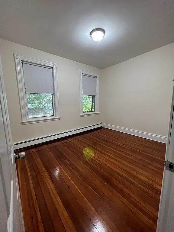 4 bed, 1.0 bath, 1000 sqft, $3,350 — Photo 2