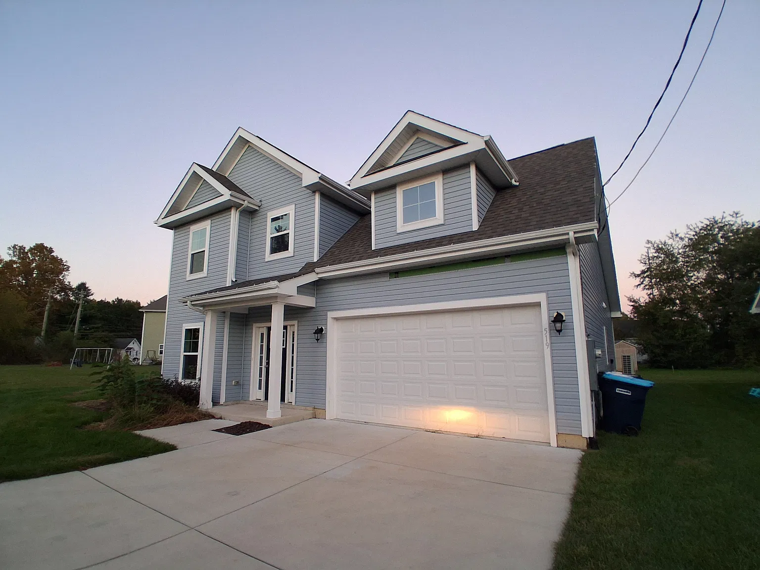 4 bed, 1936 sqft, $2,950 — Photo 1