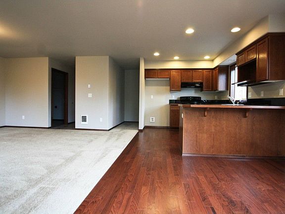 4th image of 23105 14th St NE