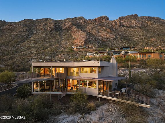 3rd image of 4540 E Ina Rd