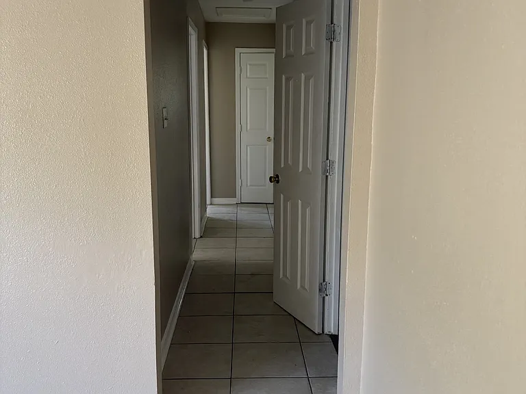 407 W Stevens Cir — Photo 8