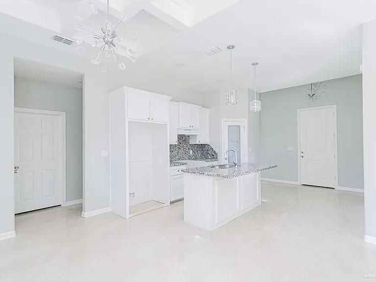3205 Erica Ln — Photo 4