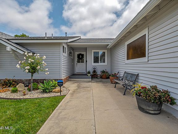 5th image of 1584 Edgemont Dr