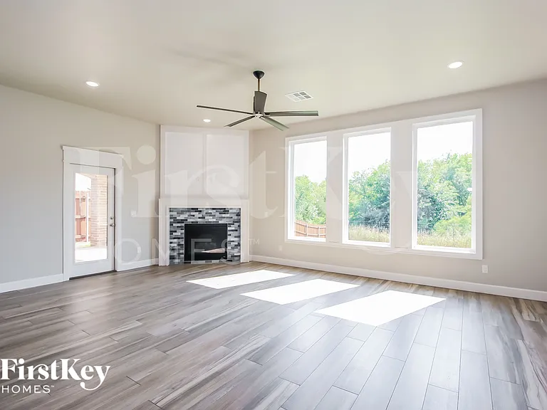 15901 Aparados Way — Photo 3