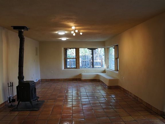5th image of 107 Peacock Ln