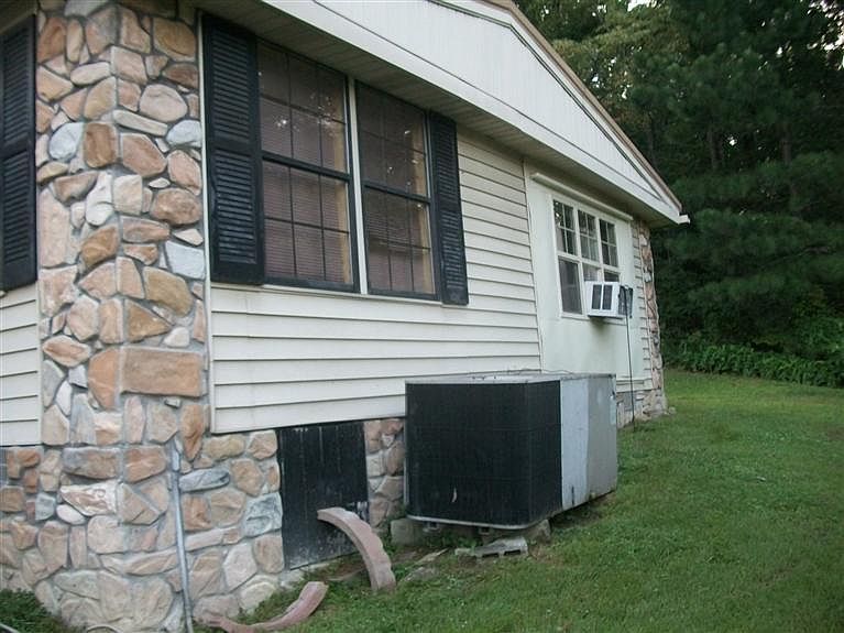 2nd image of 100 Sukey Hollow Rd
