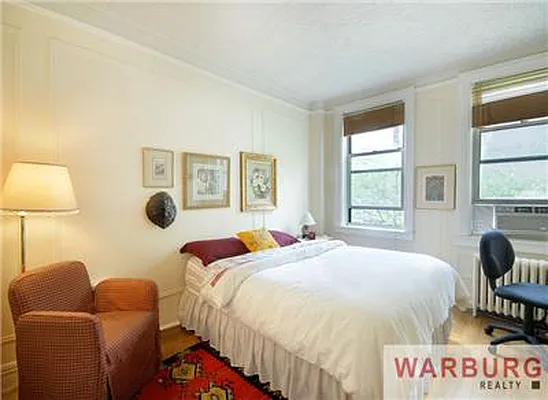Sold by Warburg | media 11