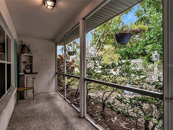 5th image of 1920 16th Avenue Dr W