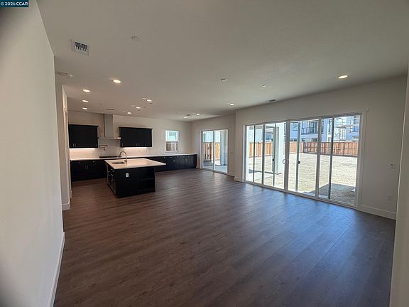 5th image of 16144 Purdy Ct