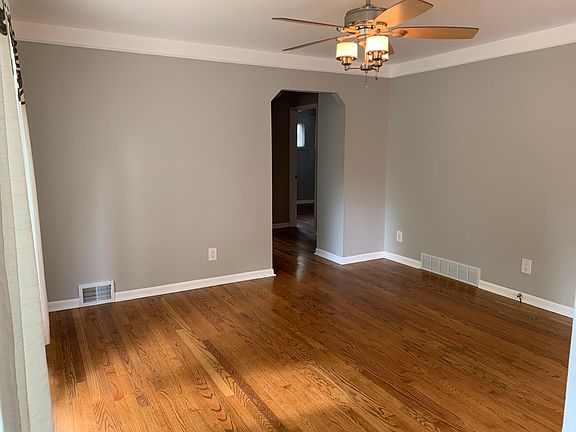5th image of 3215 Sylvan Dr