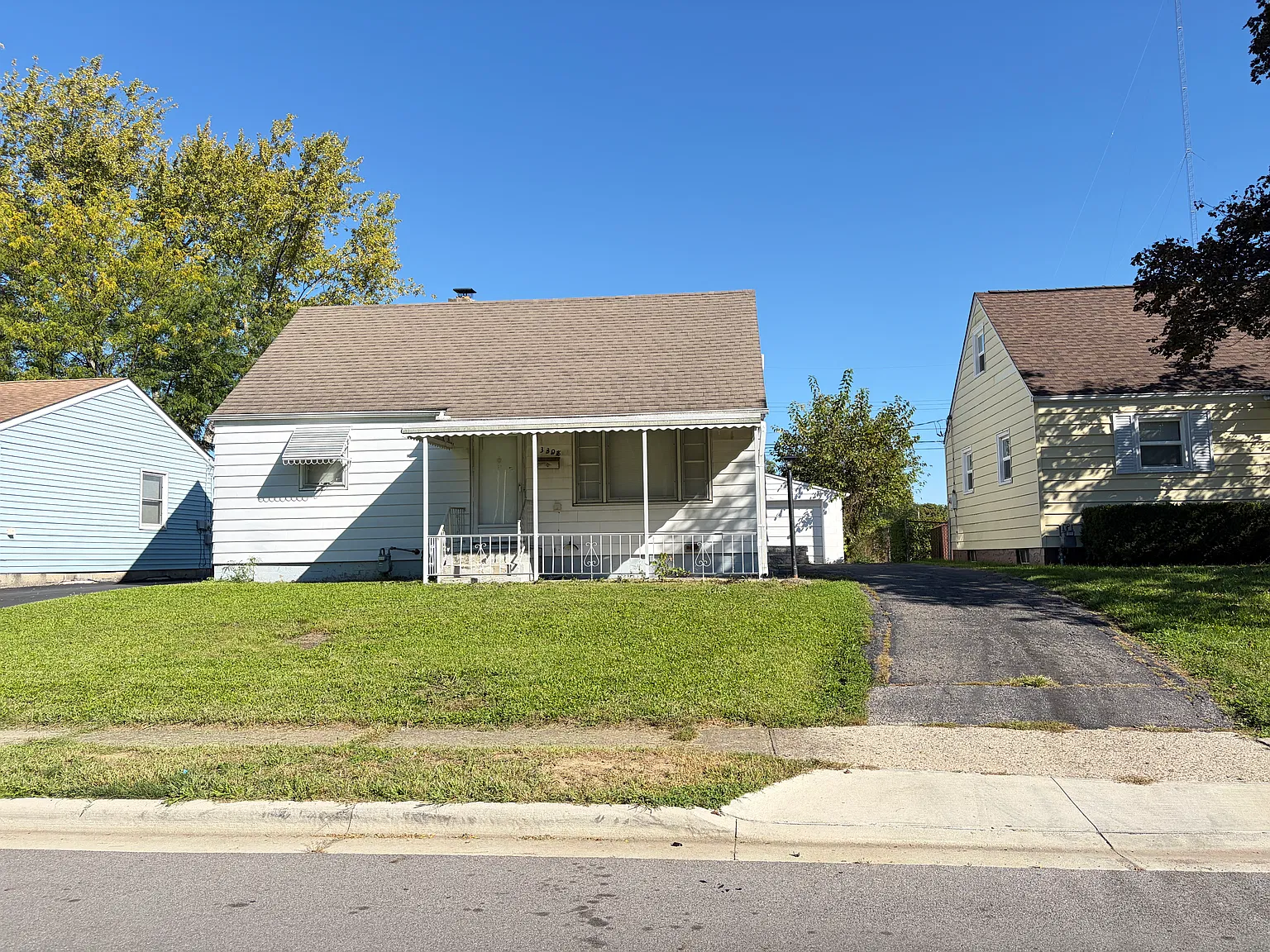 3 bed, 1.5 bath, 1077 sqft, $1,400 — Photo 2