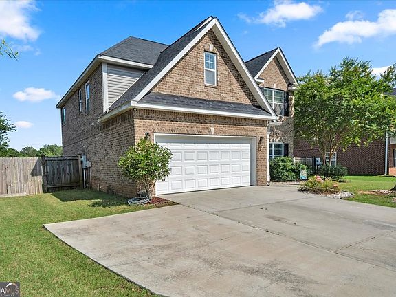 5th image of 246 Black Hawke Ln