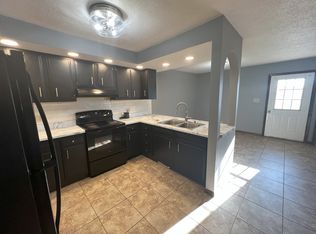 7883 Old Highway Rd UNIT B, Peosta, IA 52068