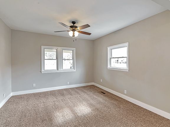 5th image of 416 Highland Ct