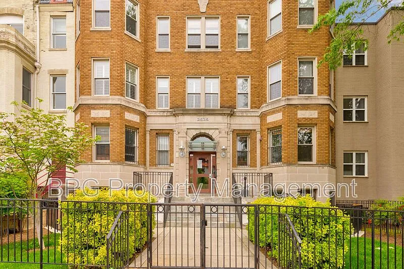 2 bed, 1.0 bath, 700 sqft, $2,725 — Photo 1