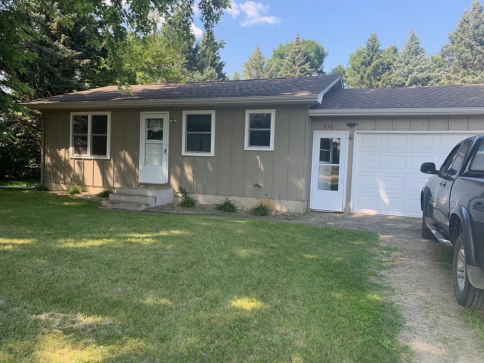 2nd image of 748-750 30th Ave NW