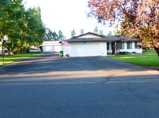 8817 Rocking Horse Ln, Klamath Falls, OR 97603