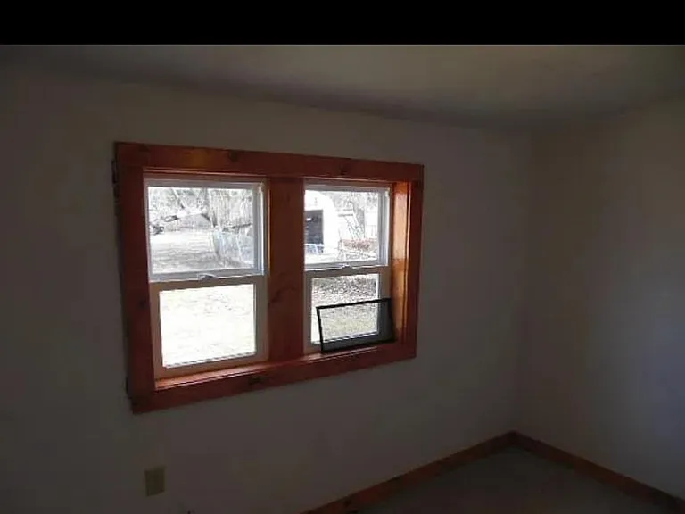 327 N Johnston Ave — Photo 12