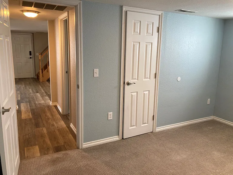 700 S 46th Ave — Photo 32