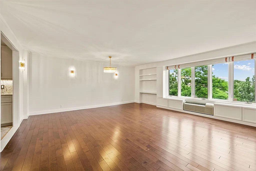 2 bed, 2.0 bath, 1180 sqft, $4,995 — Photo 3