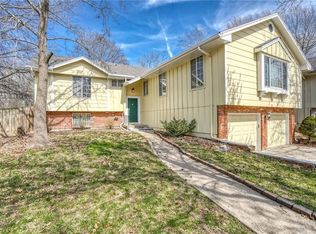 301 NW Sherwood Dr, Blue Springs, MO 64014