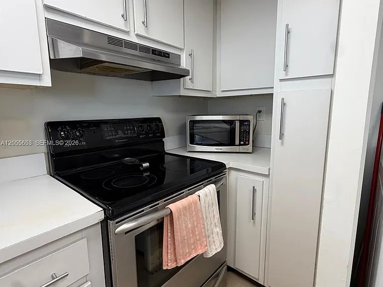 540 Brickell Key Dr #1418 — Photo 11