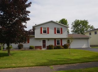 34 Courtright Ln, Rochester, NY 14624