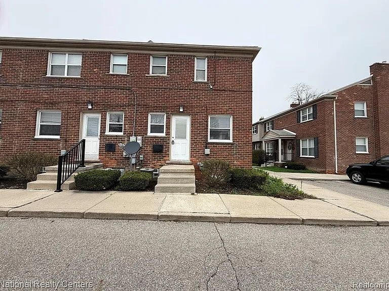 3264 Coolidge Hwy — Photo 1