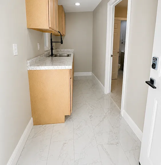 24301 E Colonial Dr — Photo 2