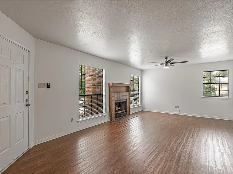 2402 Sycamore Ave #E1 — Photo 5