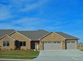 7302 Grand Arbor Ct, Sioux Falls, SD 57108