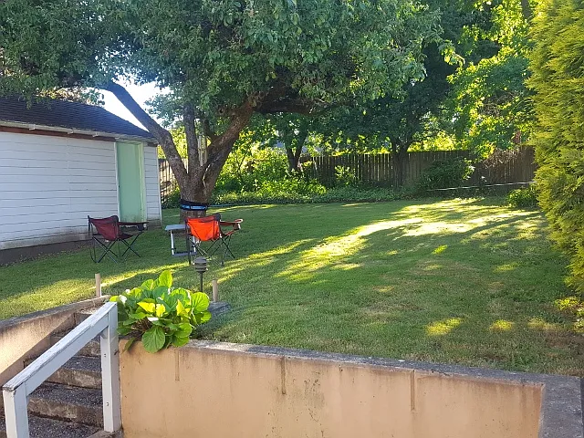 2 bed, 900 sqft, $2,100 — Photo 2