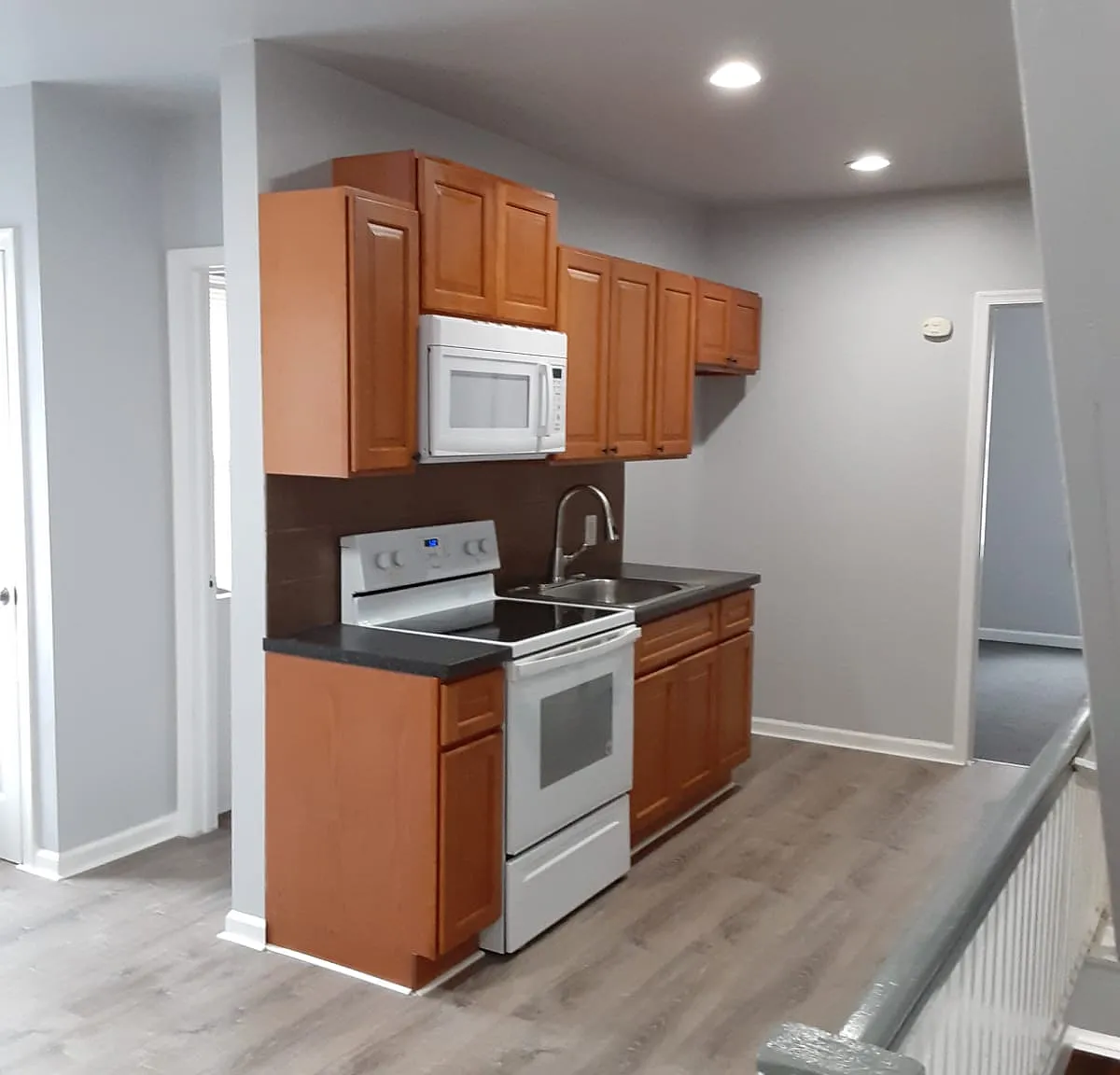 3 bed, 1.5 bath, 1200 sqft, $1,550 — Photo 1