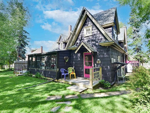 3rd image of 92 Albert St