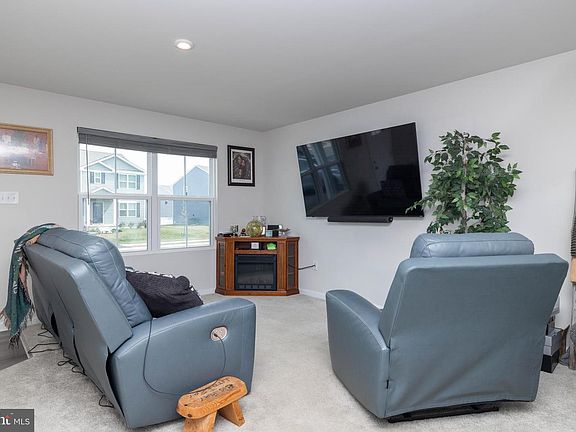 5th image of 153 Limestone Dr
