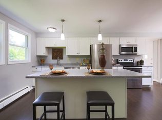 556 Wyoming St E, Saint Paul, MN 55107