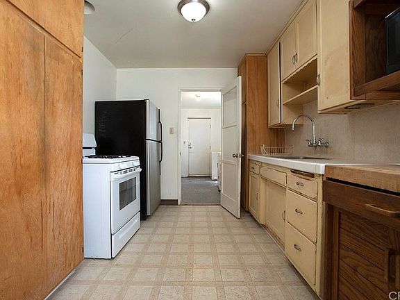 4th image of 3411 W 187th St